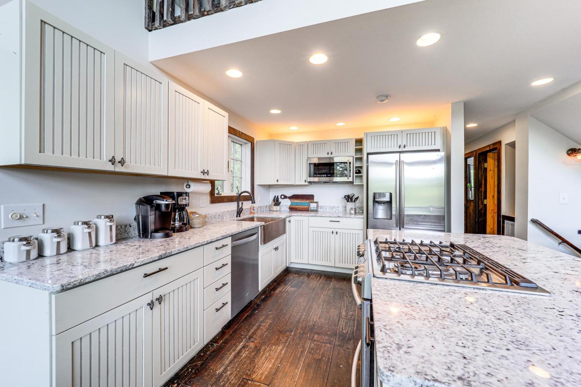 Luxe Appalachian Mountain Cabin With Hot Tub, Views Warrensville المظهر الخارجي الصورة