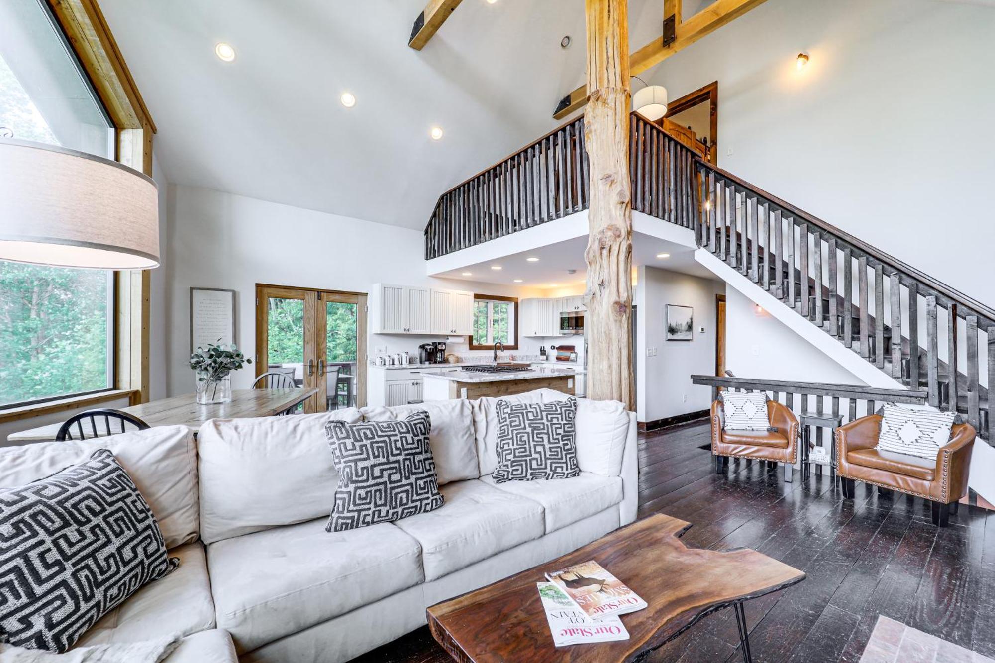 Luxe Appalachian Mountain Cabin With Hot Tub, Views Warrensville المظهر الخارجي الصورة