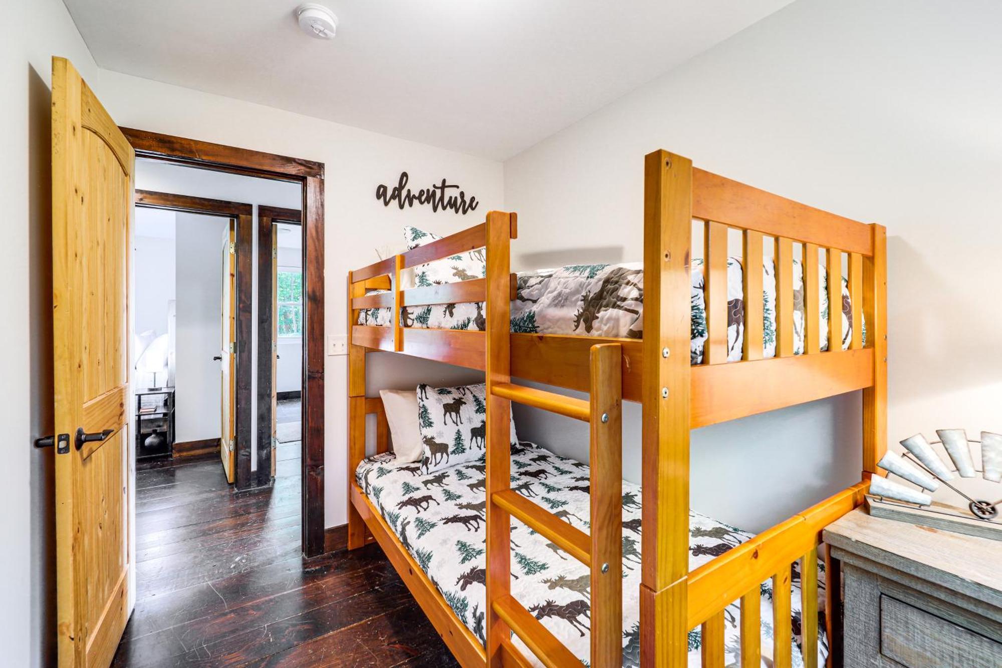 Luxe Appalachian Mountain Cabin With Hot Tub, Views Warrensville المظهر الخارجي الصورة