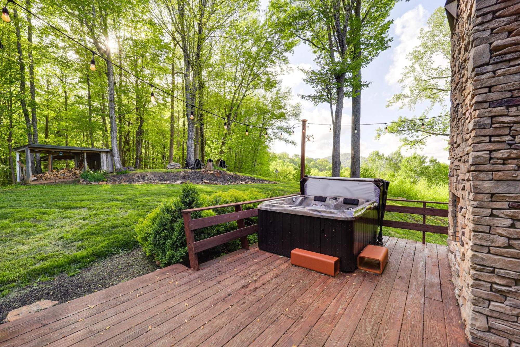 Luxe Appalachian Mountain Cabin With Hot Tub, Views Warrensville المظهر الخارجي الصورة